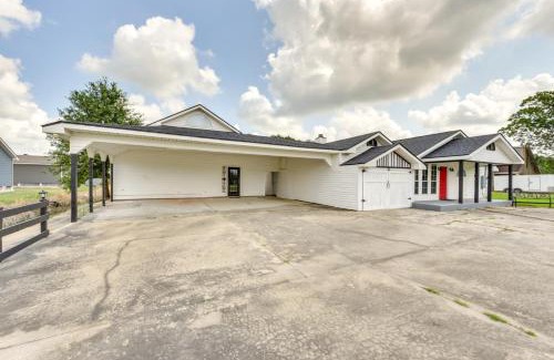 Lacassine House | Group-Friendly Louisana Hideaway Hunt and Fish!