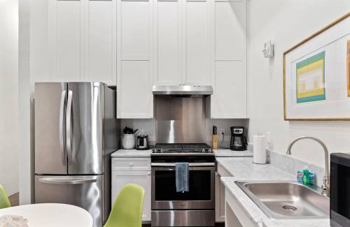 Central Business District Hotel | Group-friendly Nola Suite Near Bourbon