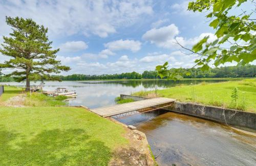 Fayetteville House | Group Getaway Lakefront Retreat in Fayetteville!