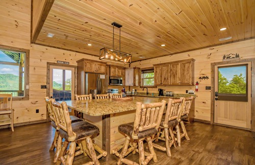 Smoky Mountains Cabin | Grouse Mtn Lodge: Indoor Pool, Mtn View, Theater, Game Room, Hot Tub, WiFi