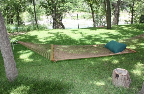 New Braunfels Cabin | Guadalupe River Road Retreat Honeymoon Cabin