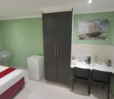 Tonga House | Guduza Guest House 02