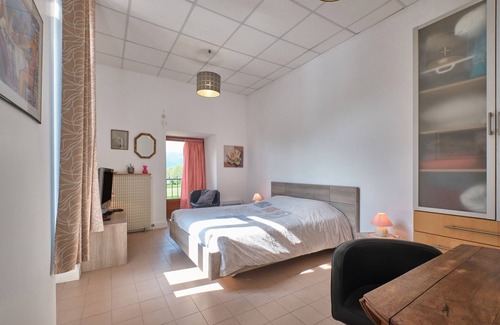 Saint-Geoire-en-Valdaine House | Guest House 'Suite Marguerite Chez L'habitant' with Mountain View, Shared Terrace and Shared Garden