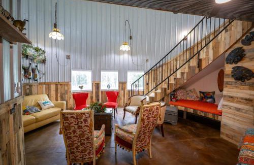 Mount Sterling Bed & Breakfast | Guest Grain Bin Foghorn Leghorn sleeps 8