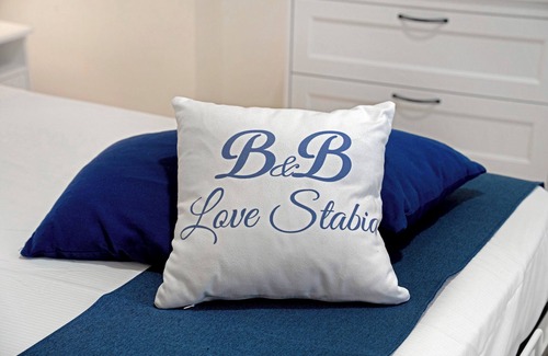 Castellammare di Stabia House | Guest House 'Love Stabia' with Private Terrace, Wi-Fi and Air Conditioning