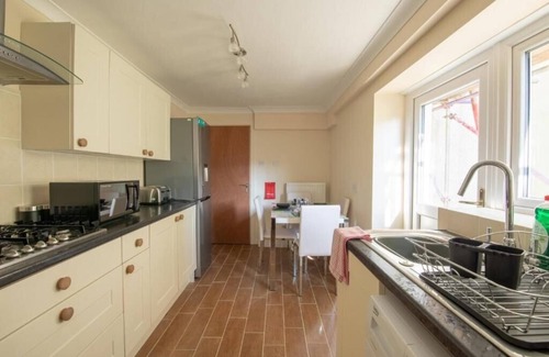 Baglan Apartment | Guest Homes | Hanover Apartment