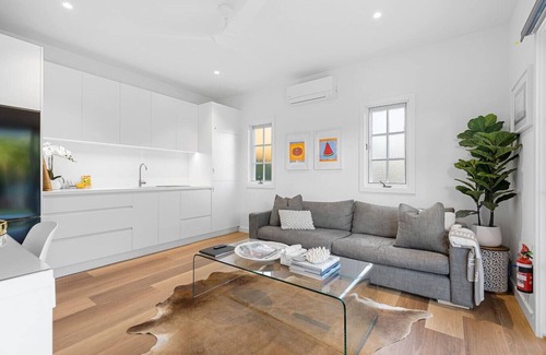 Toowoon Bay House | Guest House in Toowoon Bay