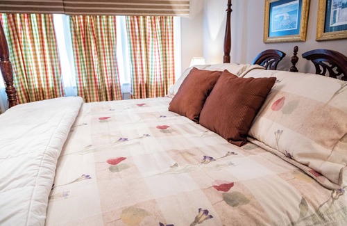 Lancaster House | Guest House Of Kentucky (King - 2nd Floor)