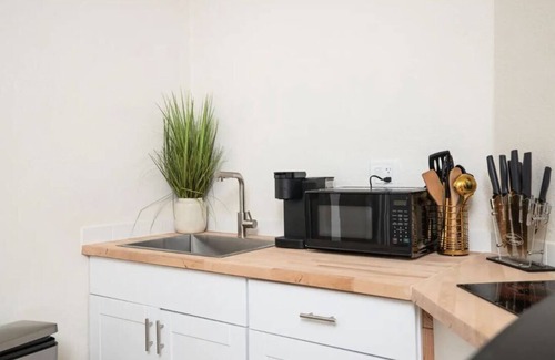 Roseville Apartment | Guest House Roseville Retreat