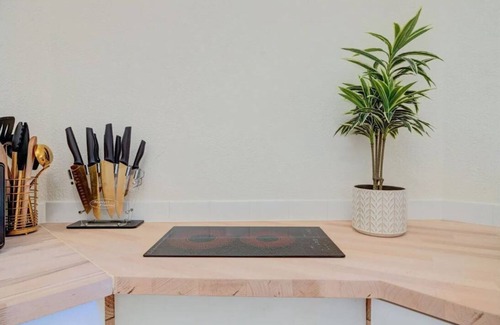 Roseville Apartment | Guest House Roseville Retreat