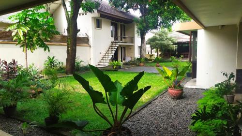 Surakarta House | Guest House Rumah Teras