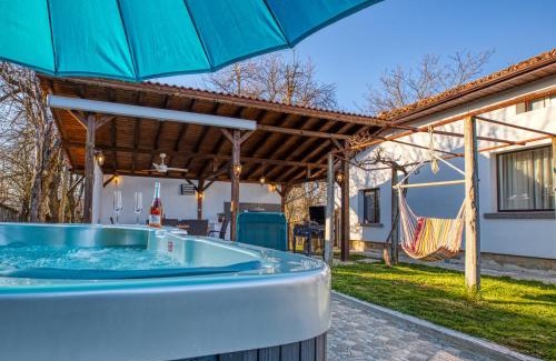 Elena House | Guest House Stoyanovata Kashta - Стояновата къща