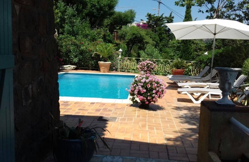 Espero-Pax Villa | Guest House with Spectacular Views - 5 min from the beach!