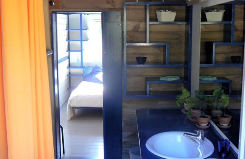 Moureze Bed & Breakfast | Guest Room 'Le Sabel - Cabanon' with Mountain View and Wi-Fi