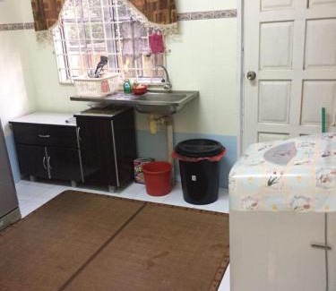 Kawasan Perindustrian Mara House | Guesthouse Adam