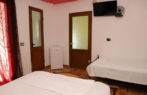 Ardenice House | Guesthouse Airbase