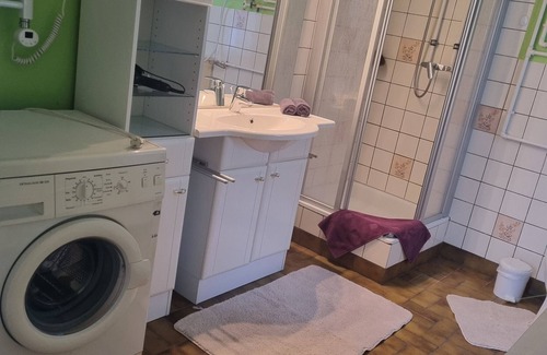 Probstzella House | Guesthouse 'Ritschel Alm' with Mountain View, Shared Pool and Wi-Fi