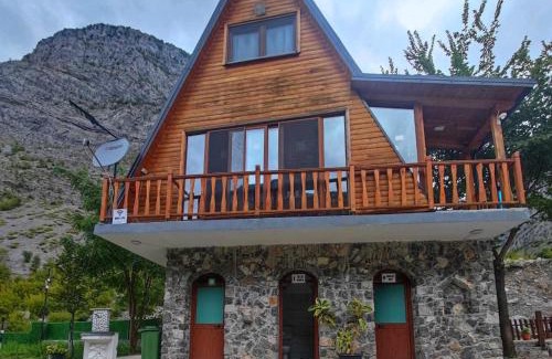 Shkoder County House | Guesthouse Te Pjerini Selcë-Cem