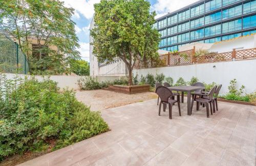 Sao Jorge de Arroios Apartment | GuestReady - Saldanha Building Garden
