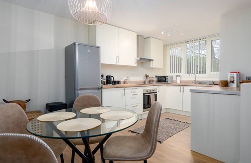 Kilburn Apartment | GuestReady - Spacious retreat at Grange Park