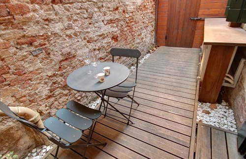 Dorsoduro Apartment | GUGGENHEIM museum, cool, 4pax
