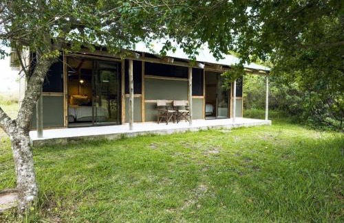 uMhlabuyalingana Hotel | Gugulesizwe Camp