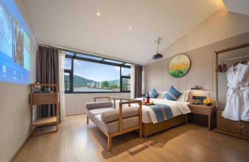 Wulingyuan Hotel | 归源臻品酒店-About 3 kilometers east of the main entrance of Zhangjiajie National Forest Park - recommended free tour route and Reserve tickets for the scenic area - English speaking customer service