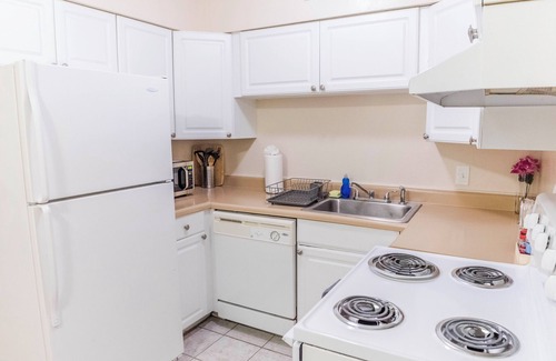 Gulfport Apartment | Gulf - Charming 2Br Lake Front Apartment