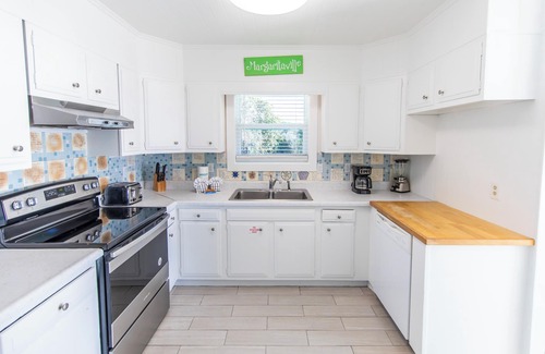 Dune Allen Beach House | GULF FRONT! Pet Friendly! Beach Cottage 30A- Dune Allen Beach