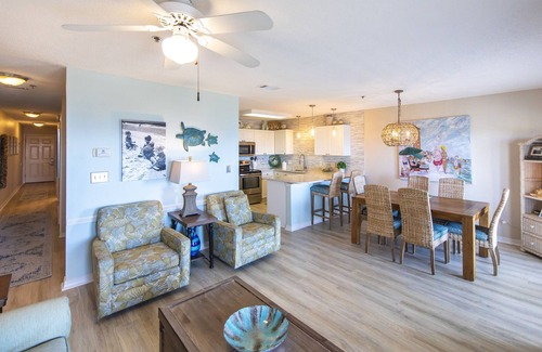 Gulf Place Condo | Gulf View! Pool, Tennis, Private beach access, elevator + shops/restaurants