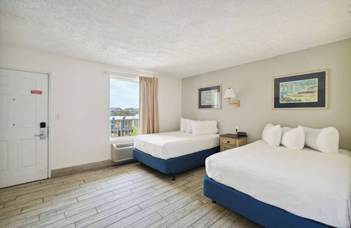 Panama City Beach Hotel | Gulf View Suite, Free Parking, Outdoor Pool, Pet-Friendly!