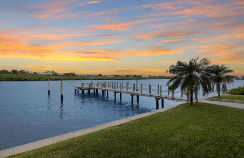 Indian Shores House | Gulf Views Pool Walk to Beach Family Friendly