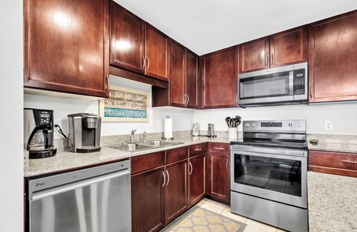 Panama City Beach Condo | ☀️Gulf Views | Steps to Private Beach Access | Laketown Wharf 906☀️