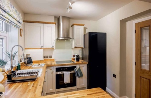 Poole House | Gull House - Charming Cottage Feel with Log Burner