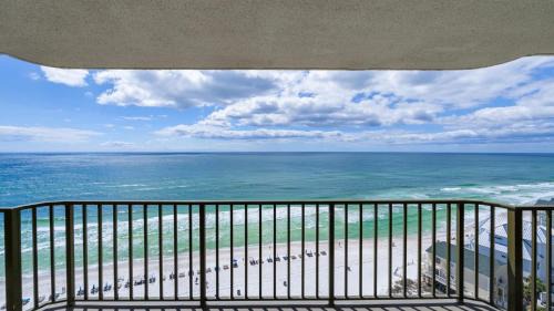 Lower Grand Lagoon House | Gull Watch by AvantStay Beachfront Condo