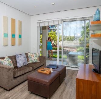 Victoria and Alfred Waterfront Apartment | Gulmarn 003