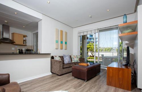 Victoria and Alfred Waterfront Apartment | Gulmarn 003