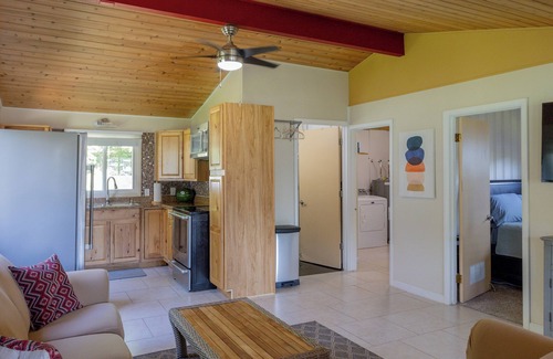 Englands Point Cottage | Gun Lake Cottage - Bonfire, AC, Full Kitchen, Gazebo! Dock your boat or rent one