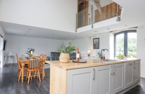 Brynrefail Cottage | GWEL Y FENAI, pet friendly, character holiday cottage in Y Felinheli