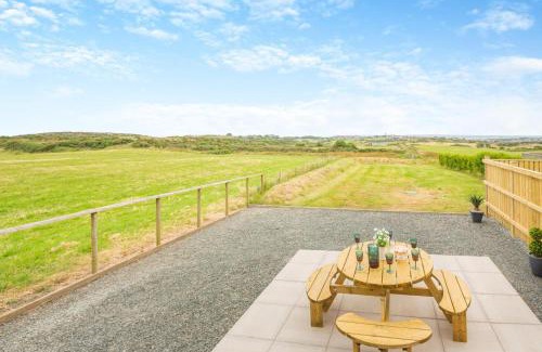 Holyhead House | Gwel Y Mynydd