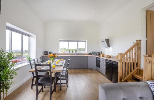 Holyhead House | Gwel Y Mynydd