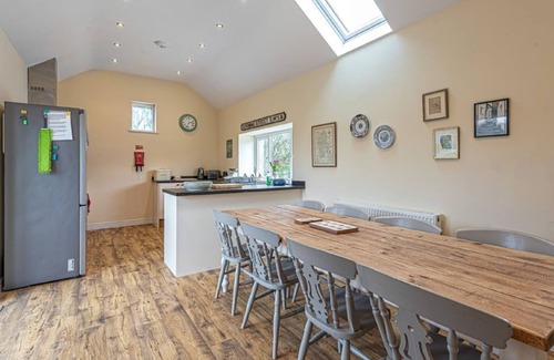 Rhydwyn Cottage | Gwlgri - an apartment that sleeps 8 guests in 4 bedrooms