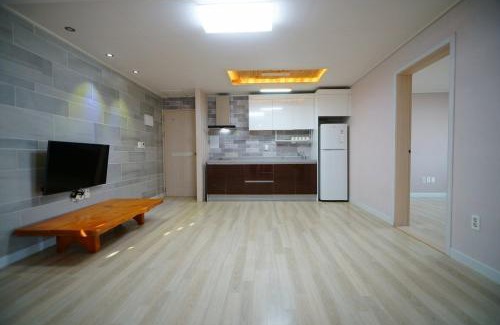 Byeonsan House | Gyeokpo Seohae Oceanville Pension