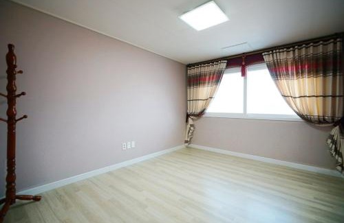 Byeonsan House | Gyeokpo Seohae Oceanville Pension