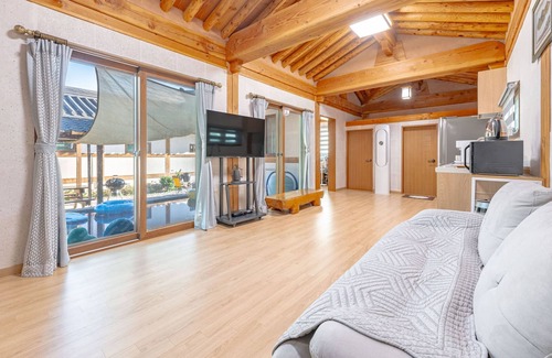 Gyeongju House | Gyeongju Adamwon Hanok Dokchae Pension