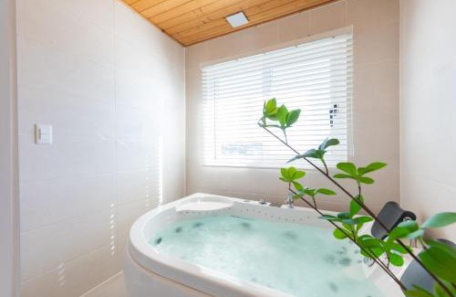 Gyeongju House | Gyeongju Insta Spa Pension Spa, Individual BBQ