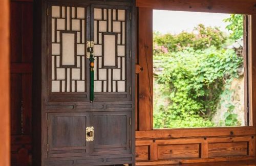 Gyeongju House | Gyeongju Stone Lantern Home Hanok Stay