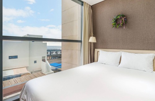 Gyeongju House | Gyeongju Wave Dokchae Poolvilla Pension