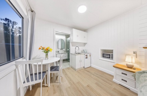 Gympie Apartment | Gympie Cottage StudionAffordable cabin