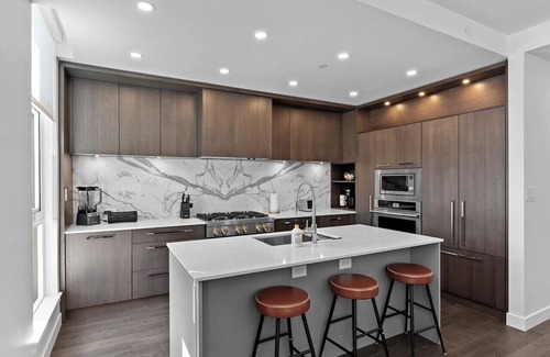 South Pandosy House | gyro beach getaway resort